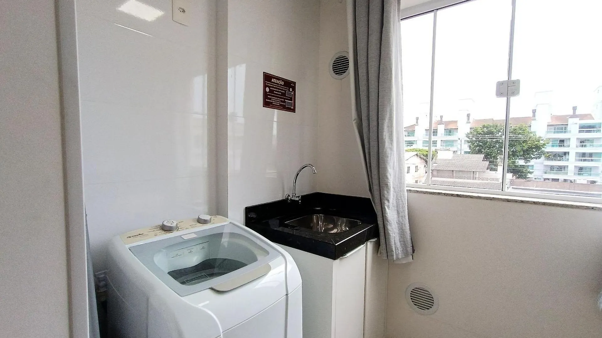 Var-205B Departamento Amplio En Condominio Cerrado Con Piscina Bombinhas